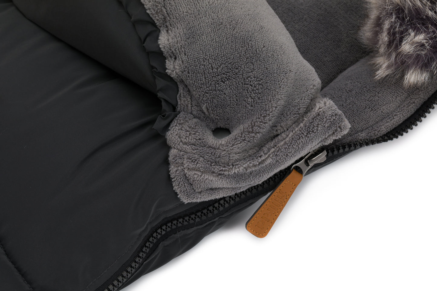 Ogre vognposi endurskins svartur