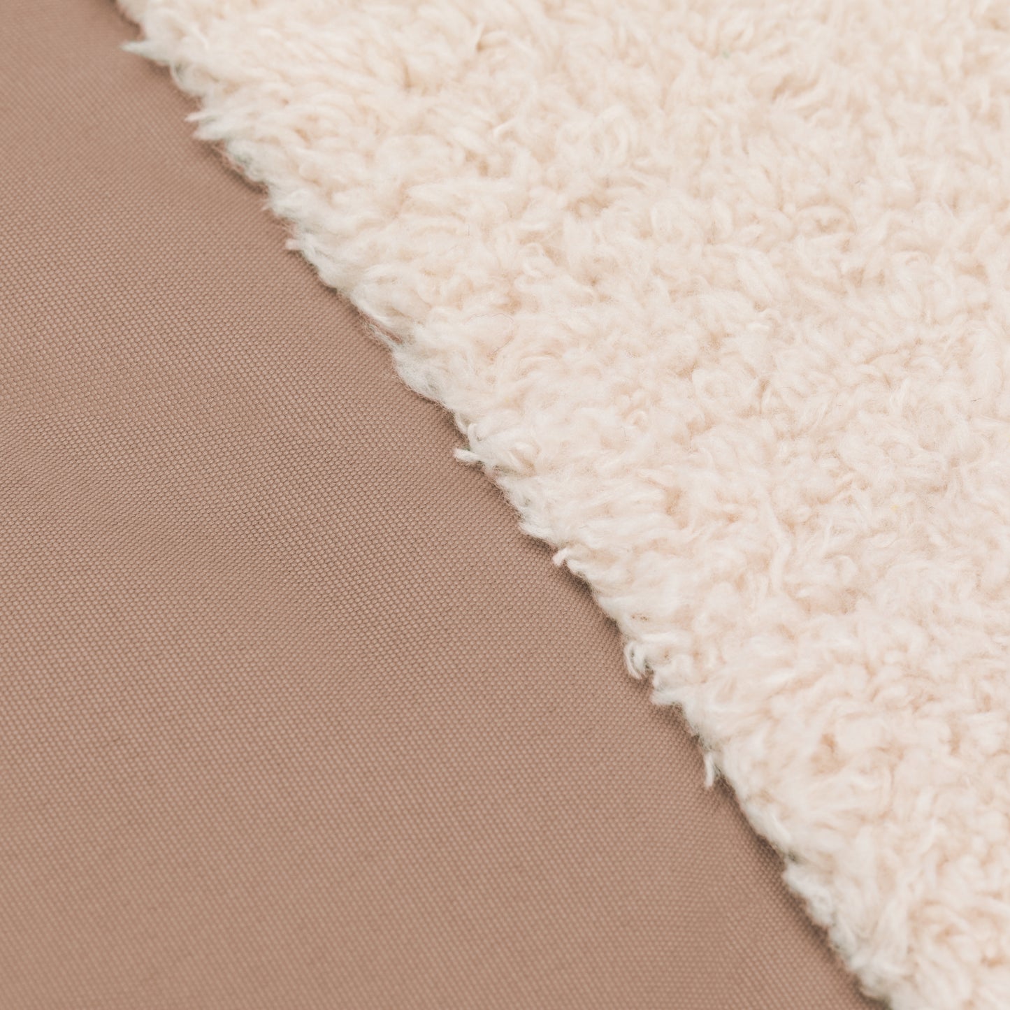 Nuuk Teddy vognvøttir sand