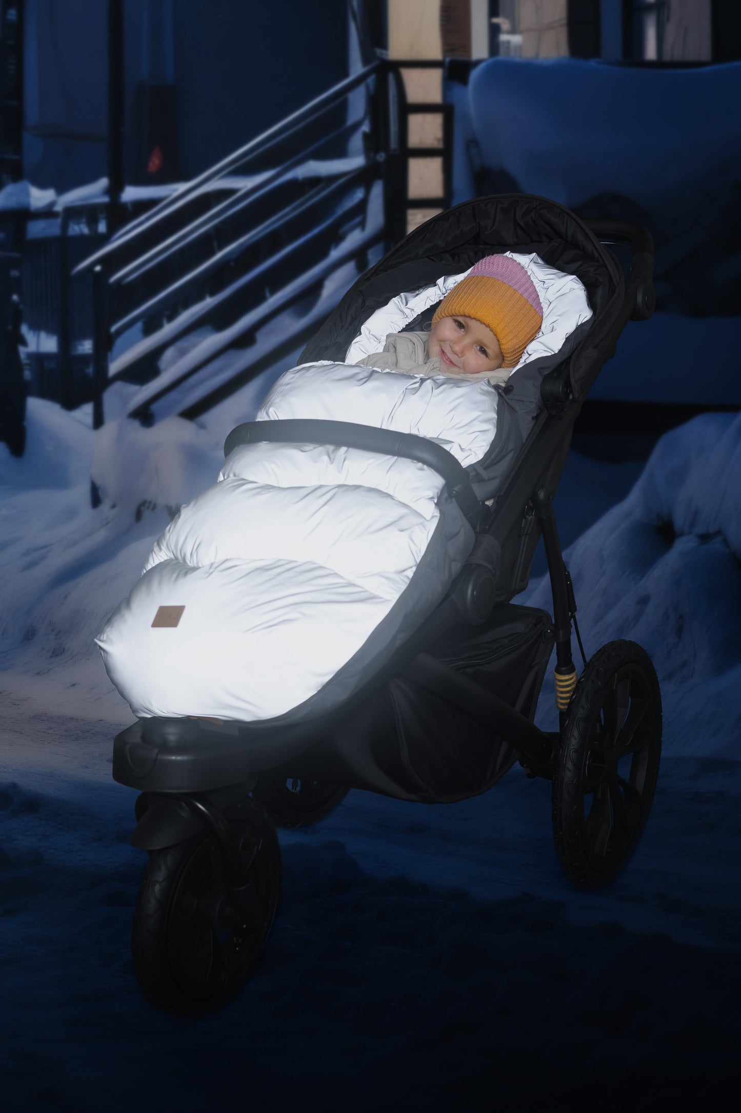 Ogre vognposi endurskins svartur